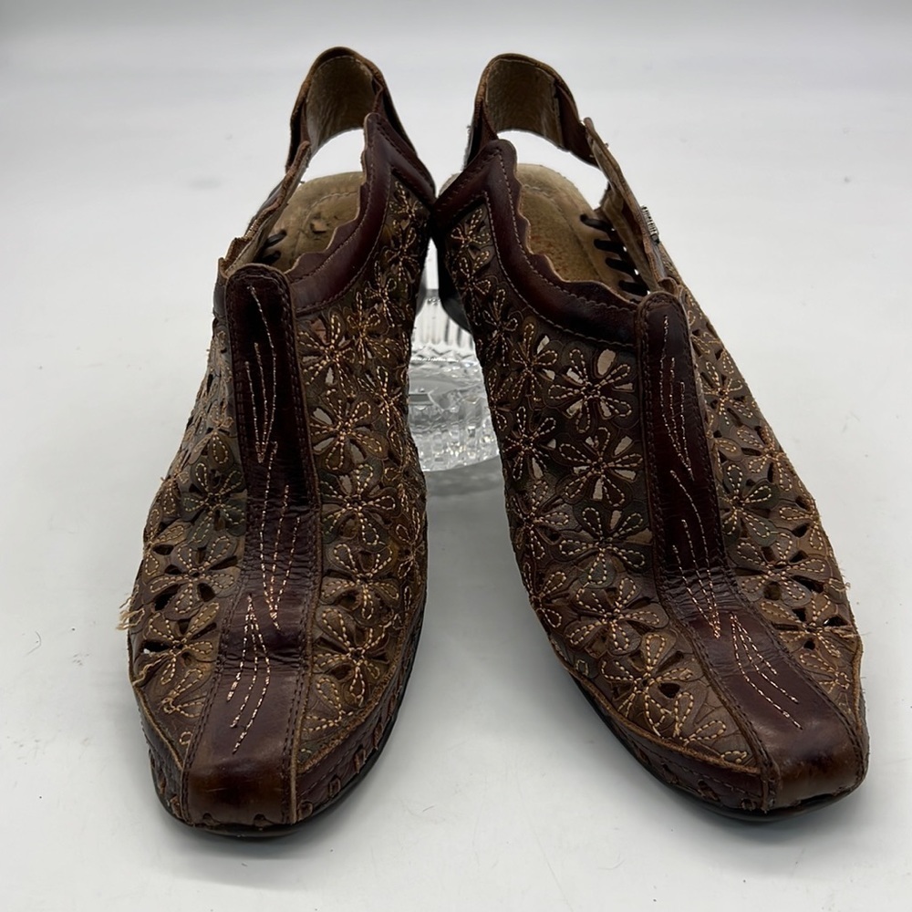 Pikolinos Romana Brown Leather with Floral Cut Outs size 37 (US 7)
